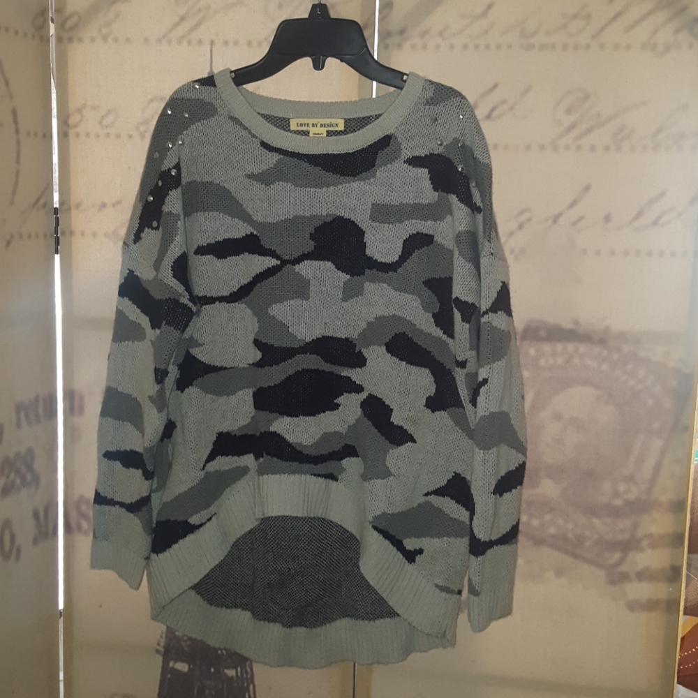 Camouflage Gray and black Longsleve Sweater